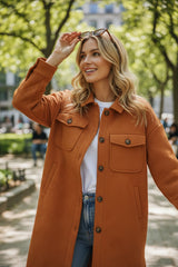 Manteau Duster doré à col texturé et épaules tombantes boutonné sur le devant