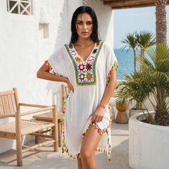 🌺 SOLEIL NOMADE – La robe bohème blanche aux détails artisanaux envoûtants