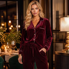 Pyjama en velours bordeaux à passepoil contrasté, chemise et pantalon