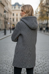 🖤 DOUCEUR URBAINE – La veste cocon à capuche pour vos journées d’hiver