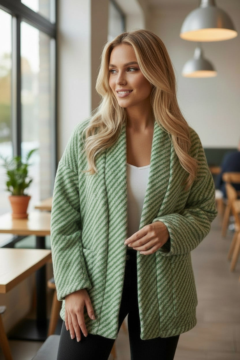 2 couleurs pour La Veste à rayures diagonales