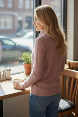 2 couleurs pour le pull cocon à col roulé en maille douce