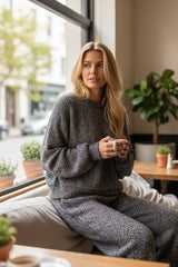 Ensemble deux pièces : haut à col rond et pantalon droit