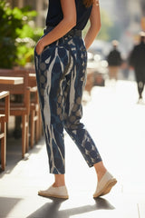 Pantalon à imprimé abstrait et touche rétro