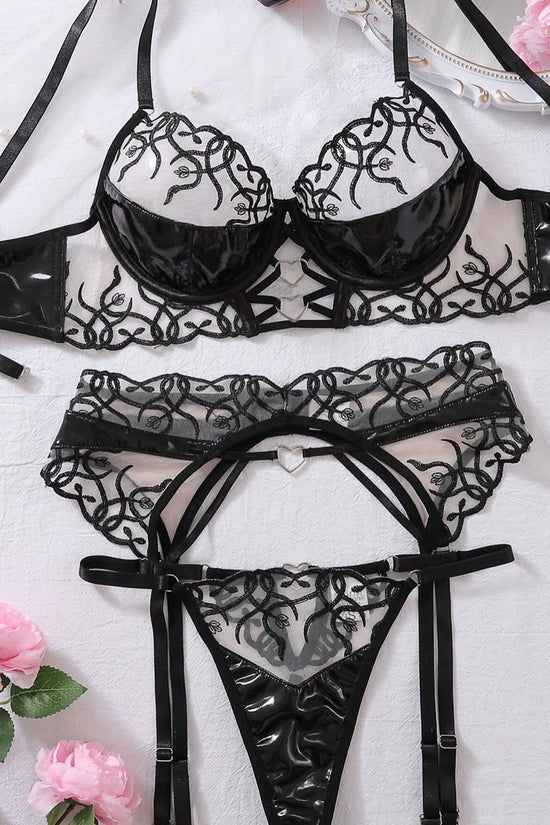 💎  Vinyl & lace lingerie set 💎