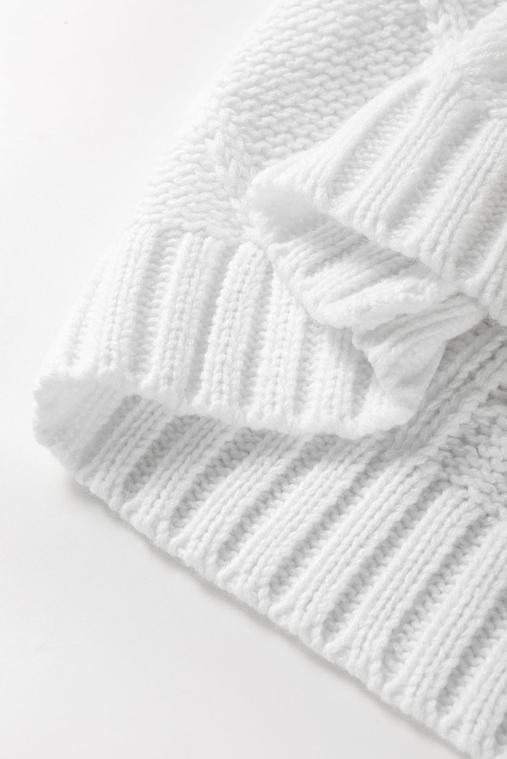 Short sleeve sweater in white twisted knitted with bow tie in satin color block