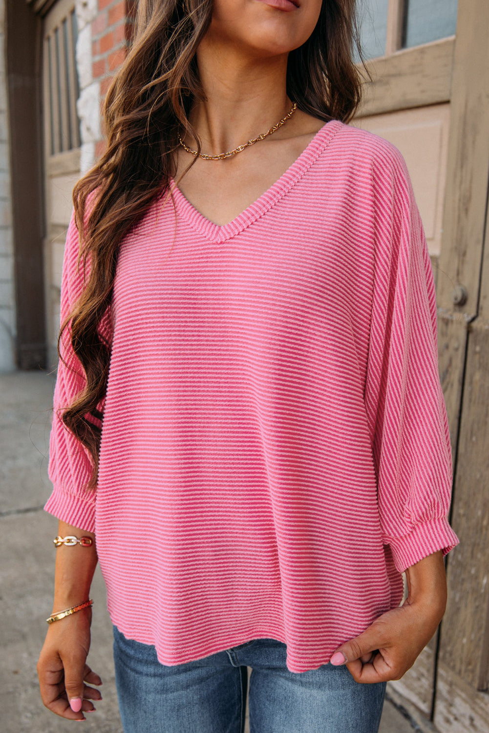 Pulsera de estampado de fresa rosado en V -neck top y manga