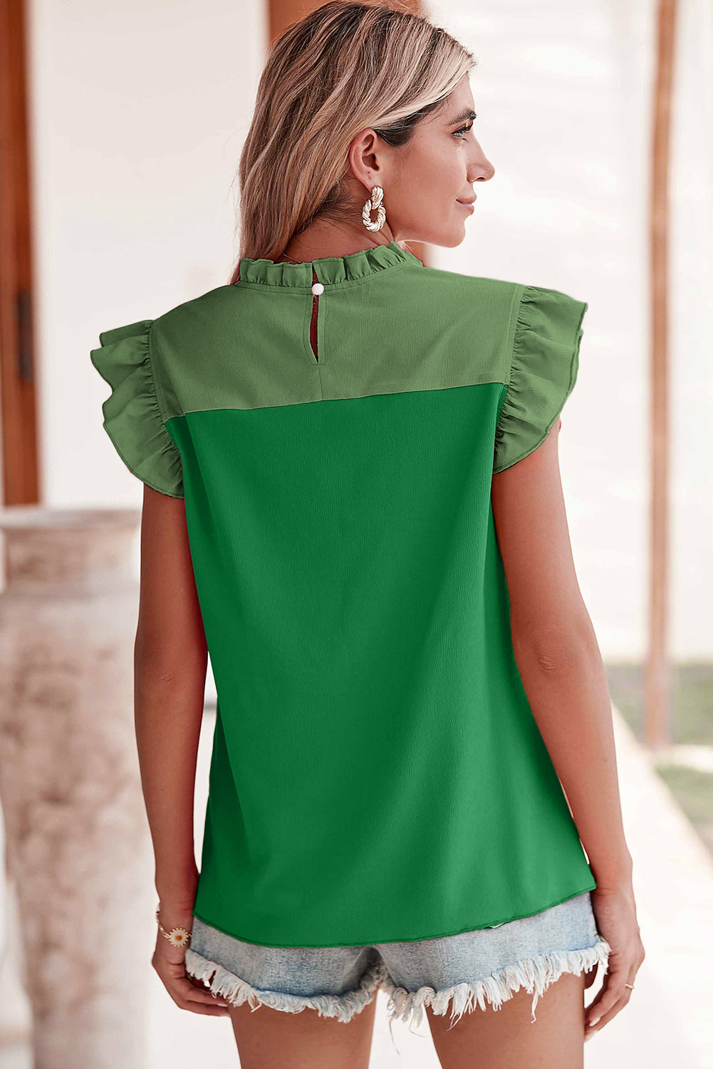 Blusa de manga de aleteo de dos tonos verdes brillantes