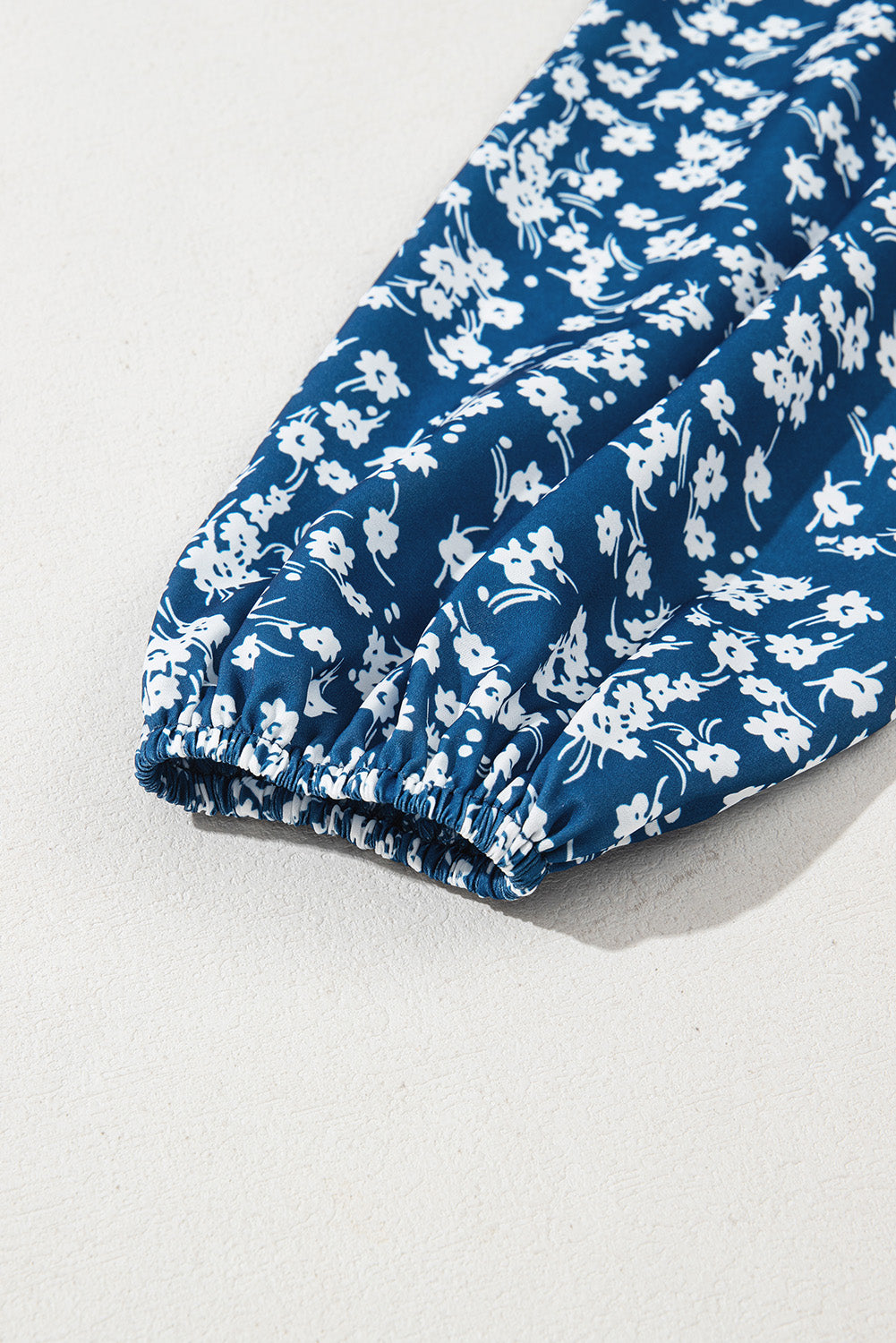 Blouse bleue à lanternes-A WOMAN WE LOVE