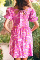 Vestido de estampado floral rosa fluido, cuello cuadrado, cintura de imperio