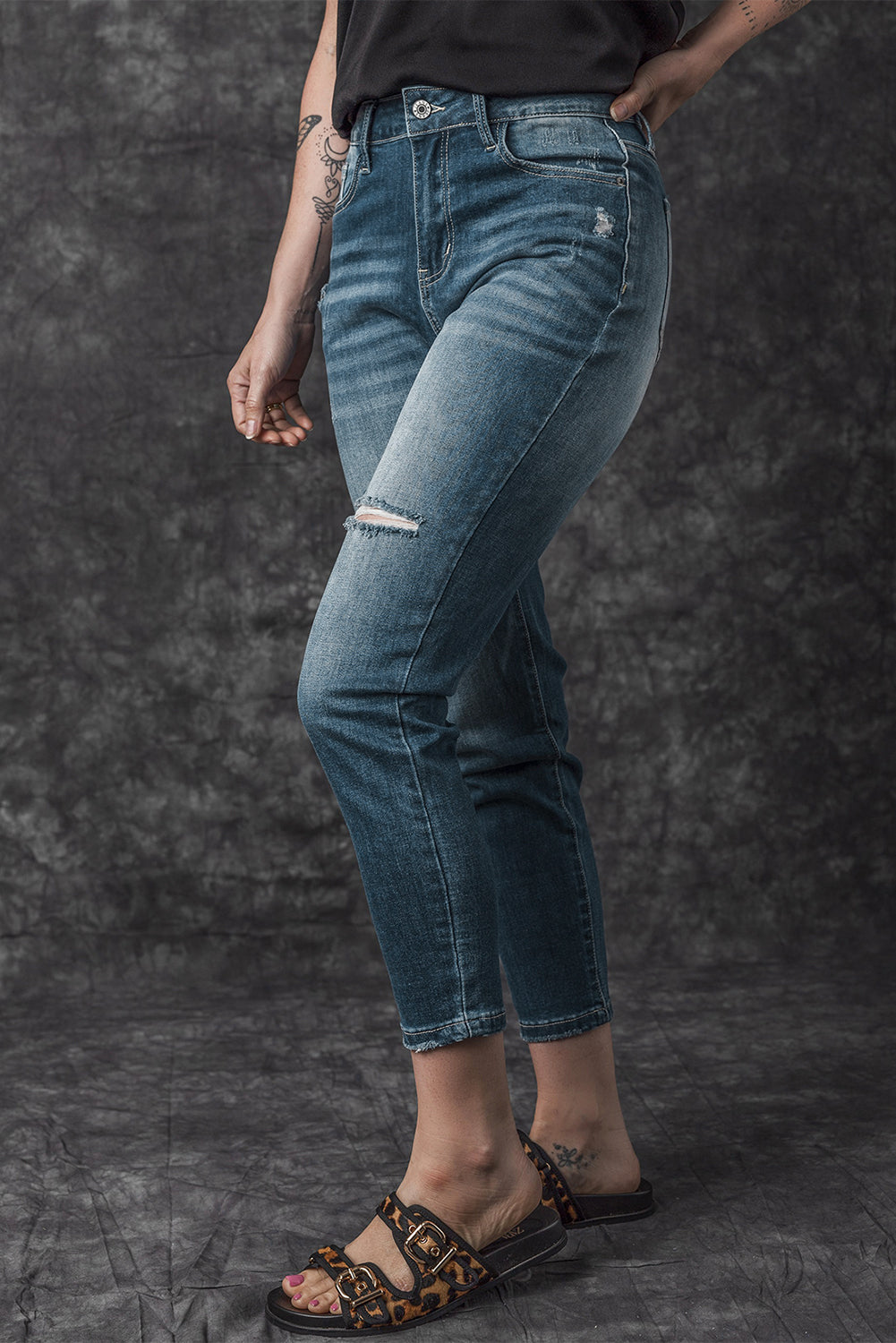 Jean skinny déchiré en détresse bleu