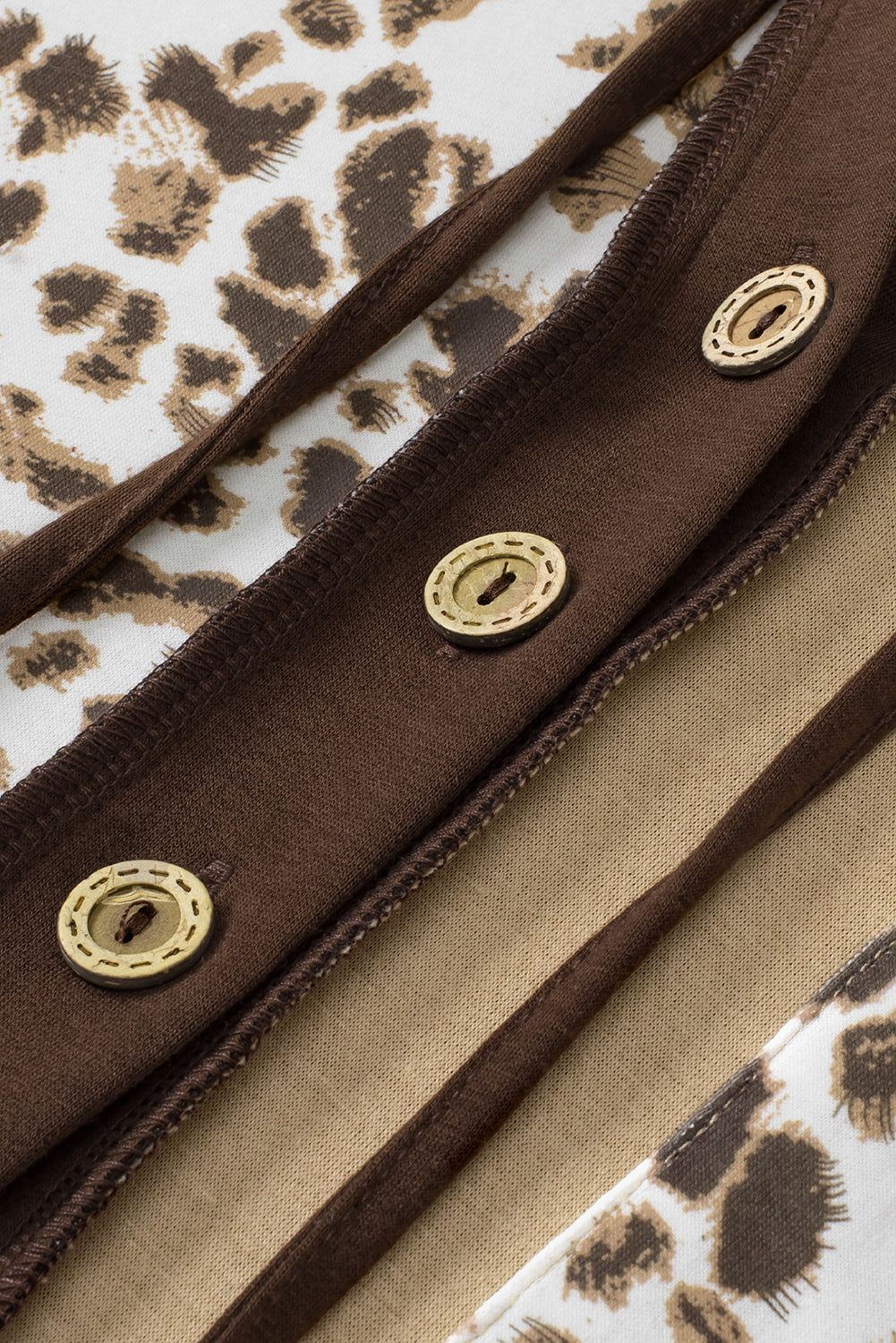 Tasca del torace del colore leopardo marrone con cappuccio Henley con cappuccio Henley