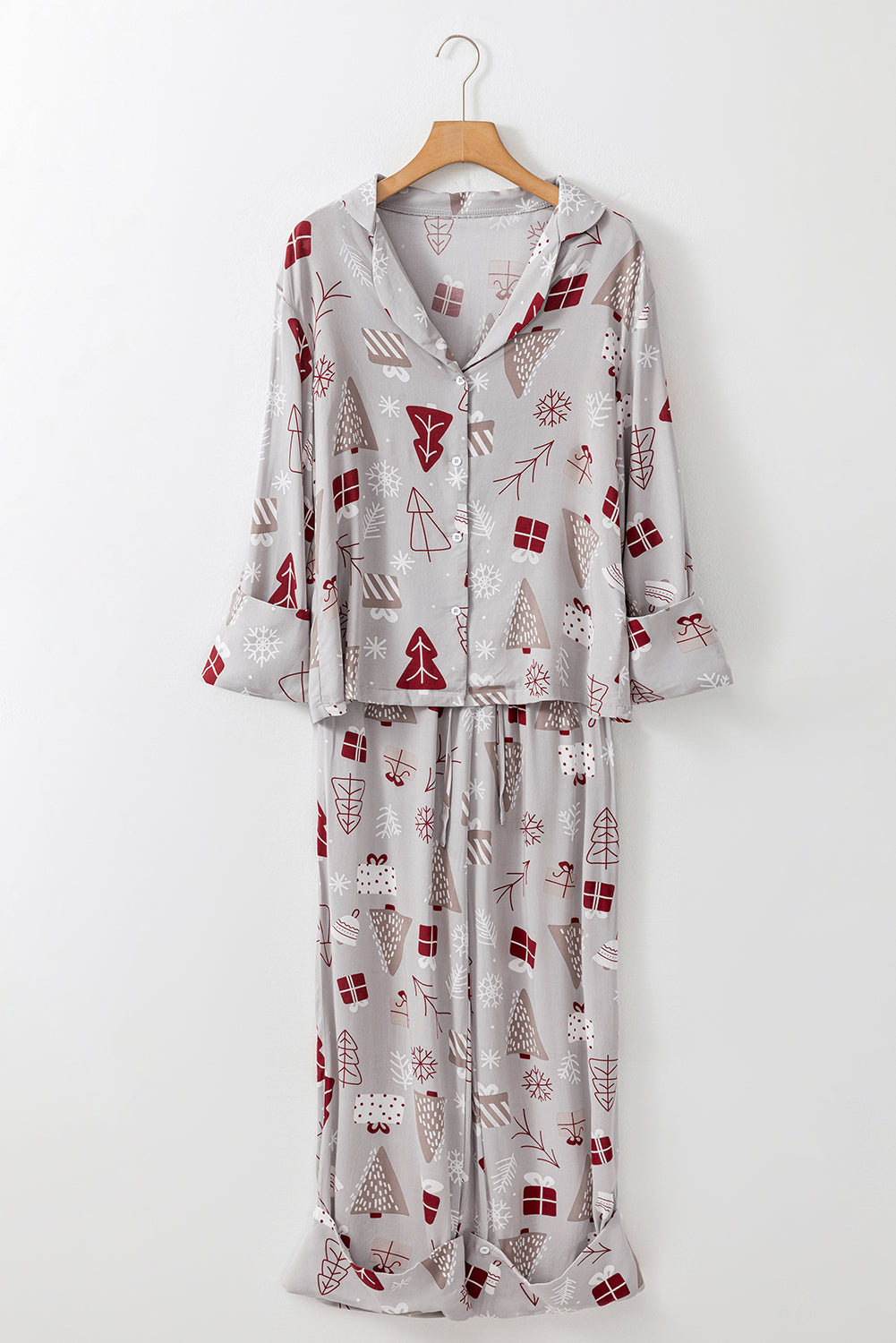 Ensemble pyjama gris clair chemise et pantalon imprimés de Noël-A WOMAN WE LOVE