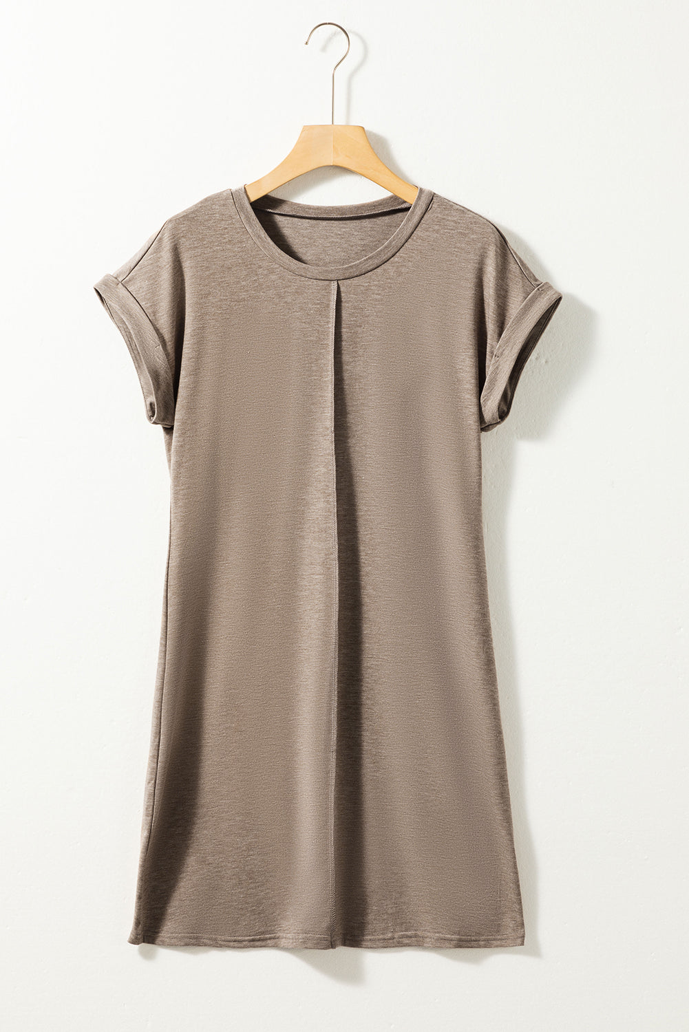 Robe t-shirt beige clair avec couture centrale et poignets roulés