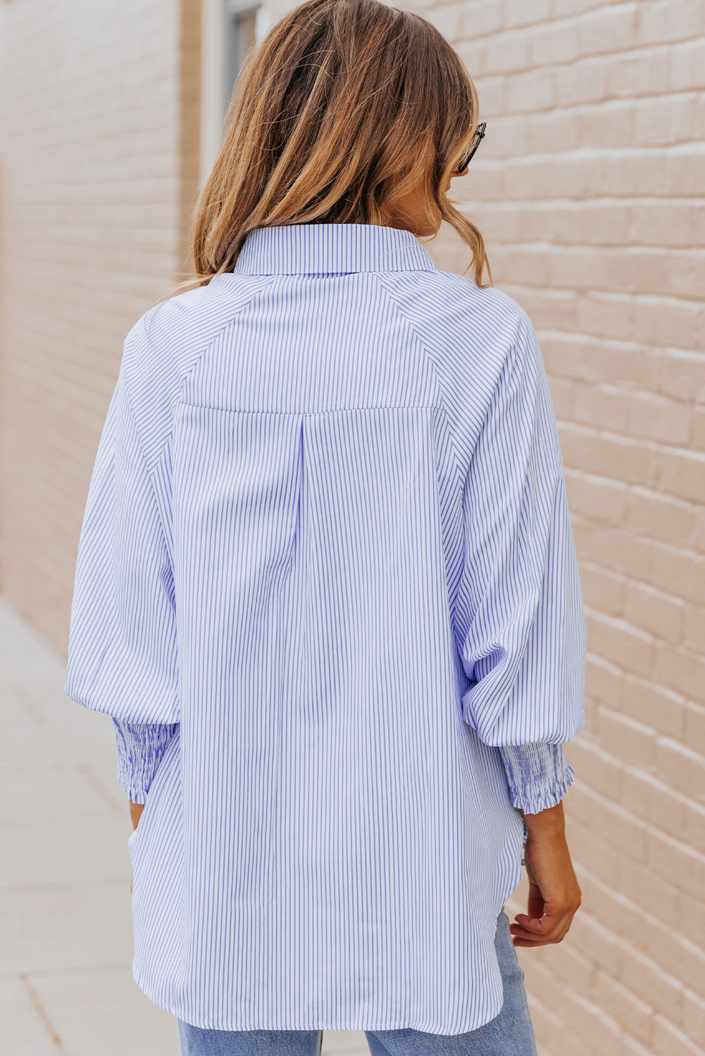 Sky Blue Smokled Cuffd Striped Boyfriend Shirt avec poche