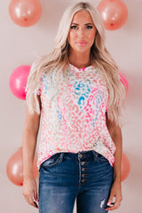 Short -sleeved top and colored leopard v collar