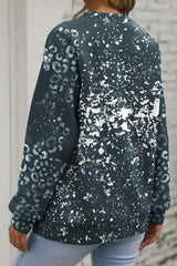 Round neck sweatshirt and white leopard white raglan sleeves