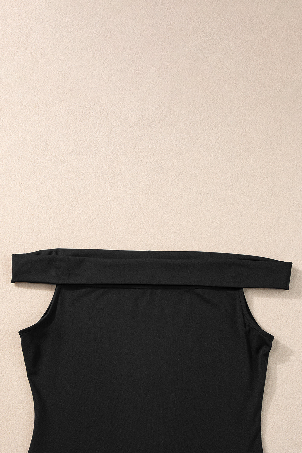 Black slim high with folded shoulders