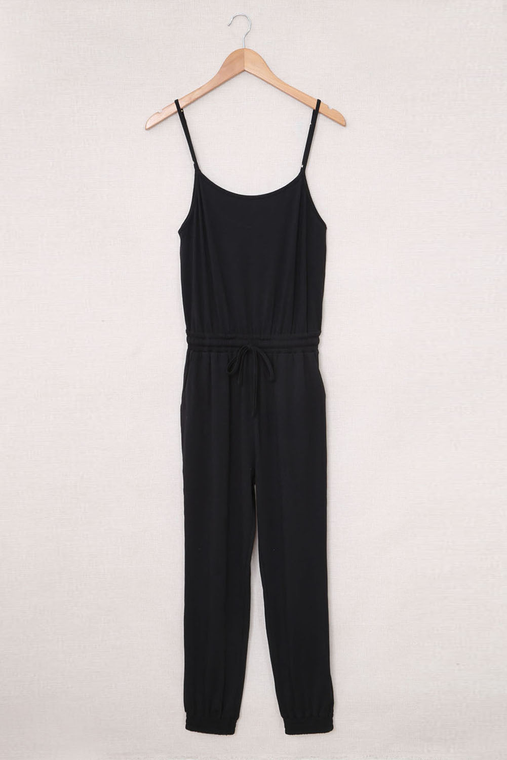 Schwarze Kordelstring -Taillen -Spaghetti -Straps Jumpsuit