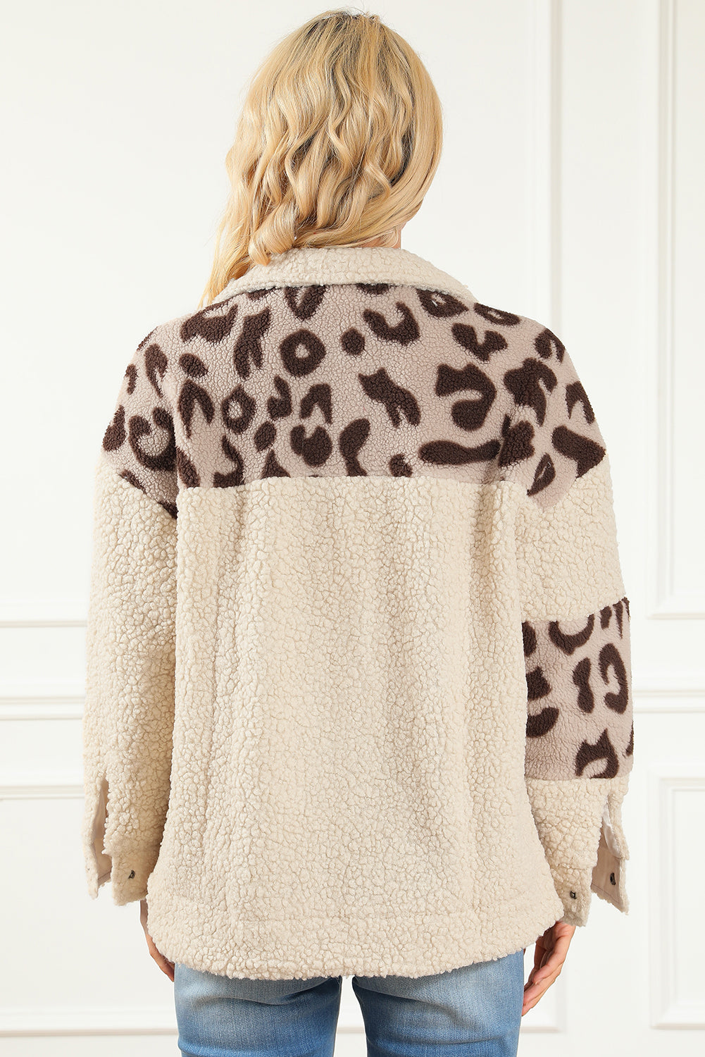 Pulsanti a scatto per patch leopard beige giacca sherpa