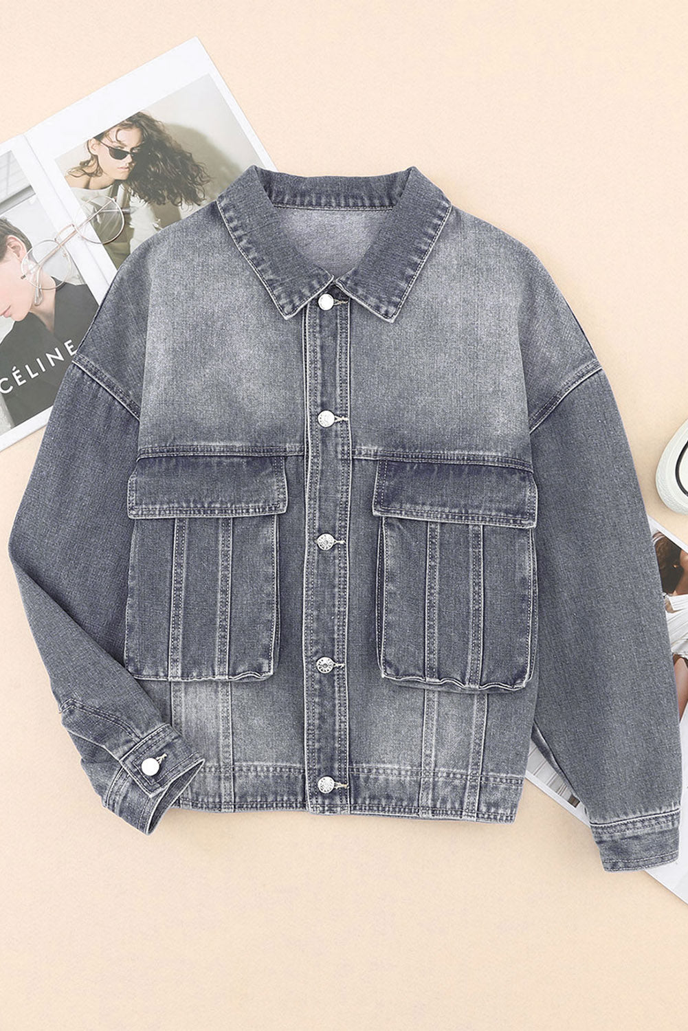 Chaqueta de mezclilla sin gris con bolsillos de pecho *