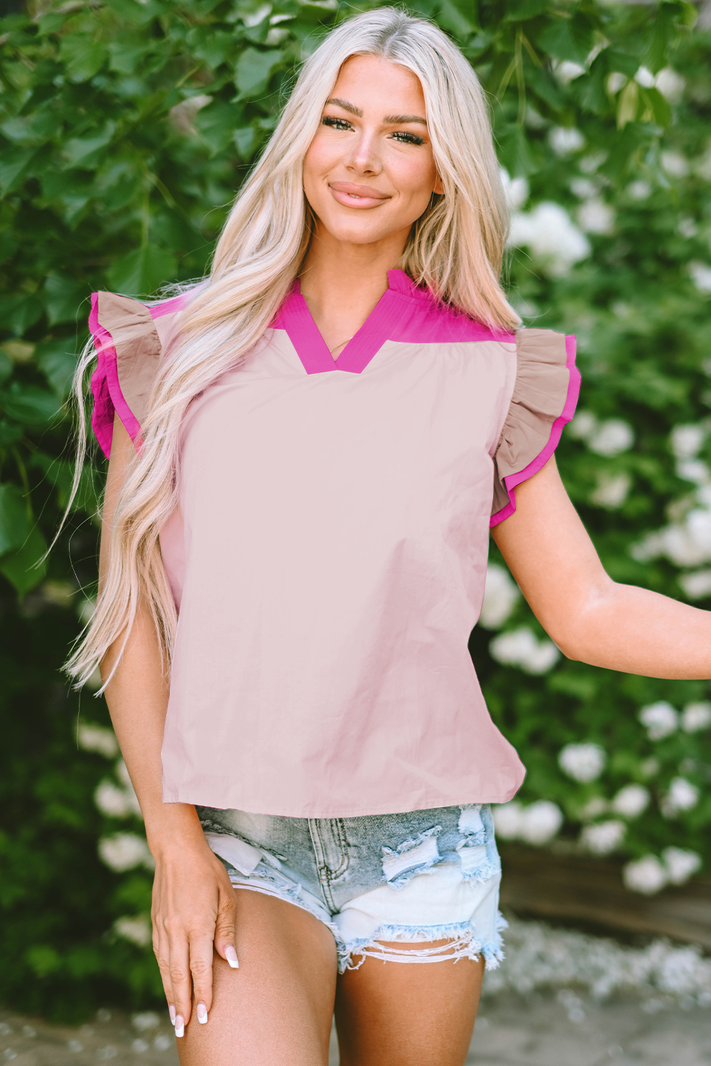 Blouse rose à col en V et manches volantées *-A WOMAN WE LOVE