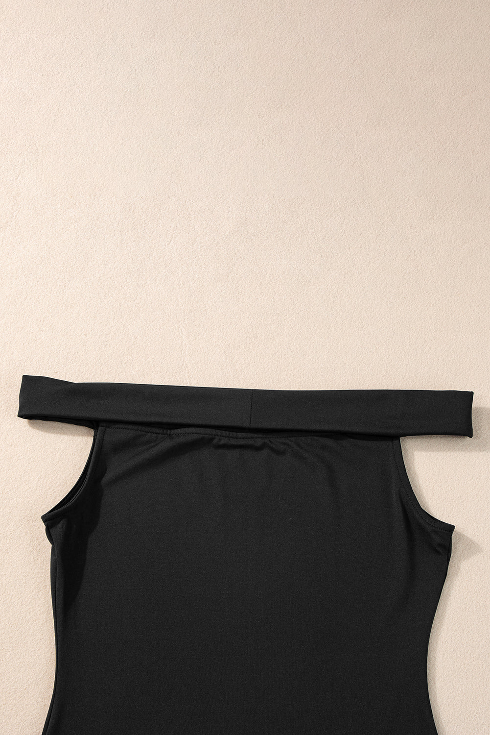 Black slim high with folded shoulders