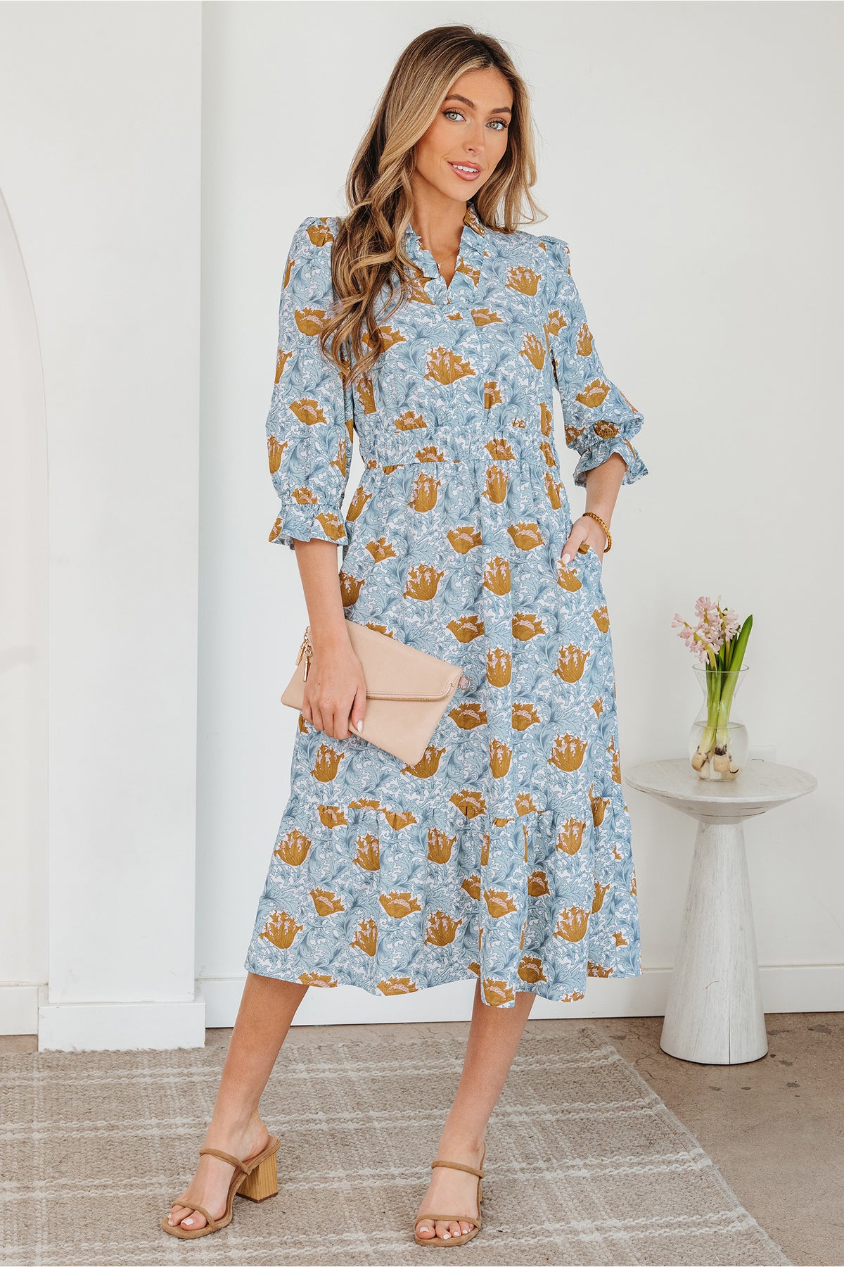 Robe longue marron à imprimé floral