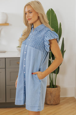 Mini-robe en jean boutonnée à manches *