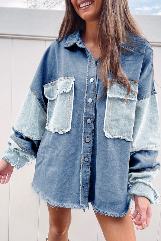 Blocco di colore blu patchwork sfilacciato oversize giacca di denim