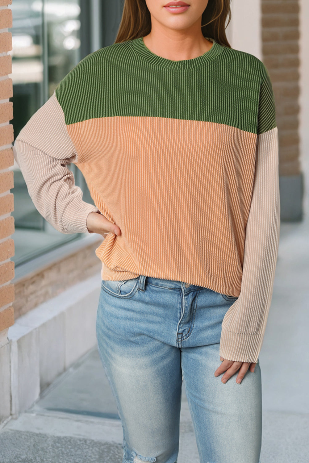 Highly ribbed with long sleeves *
