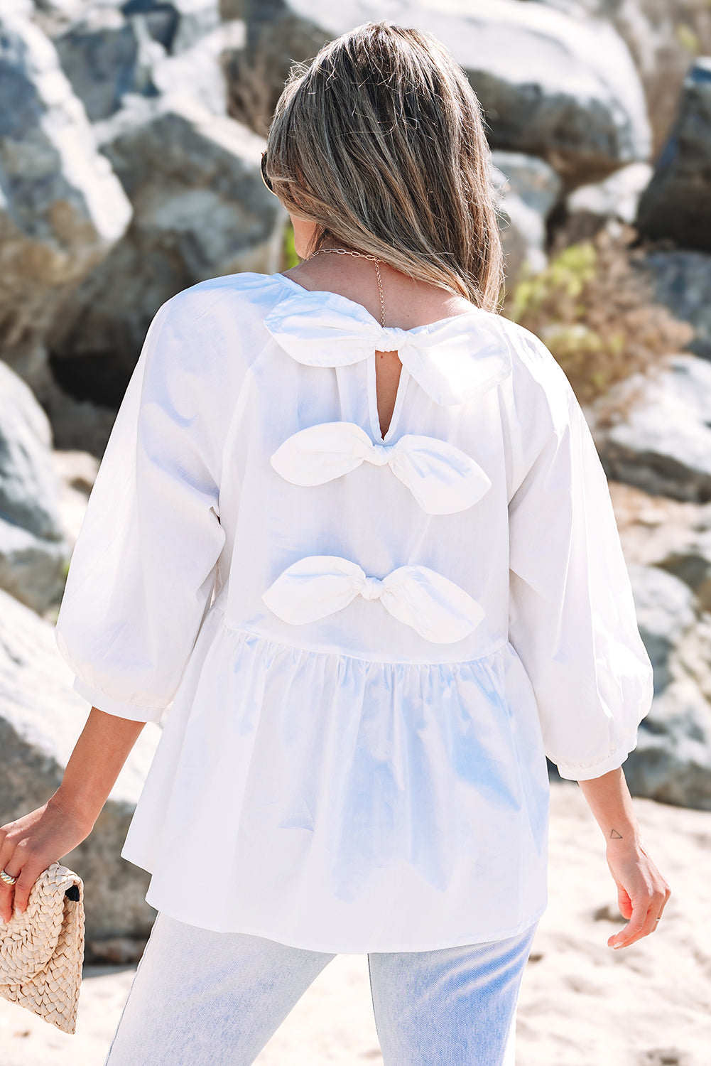 Blusa blanca con nudo de mariposa y cortes en la parte posterior, corte suelto, 3/4 mangas