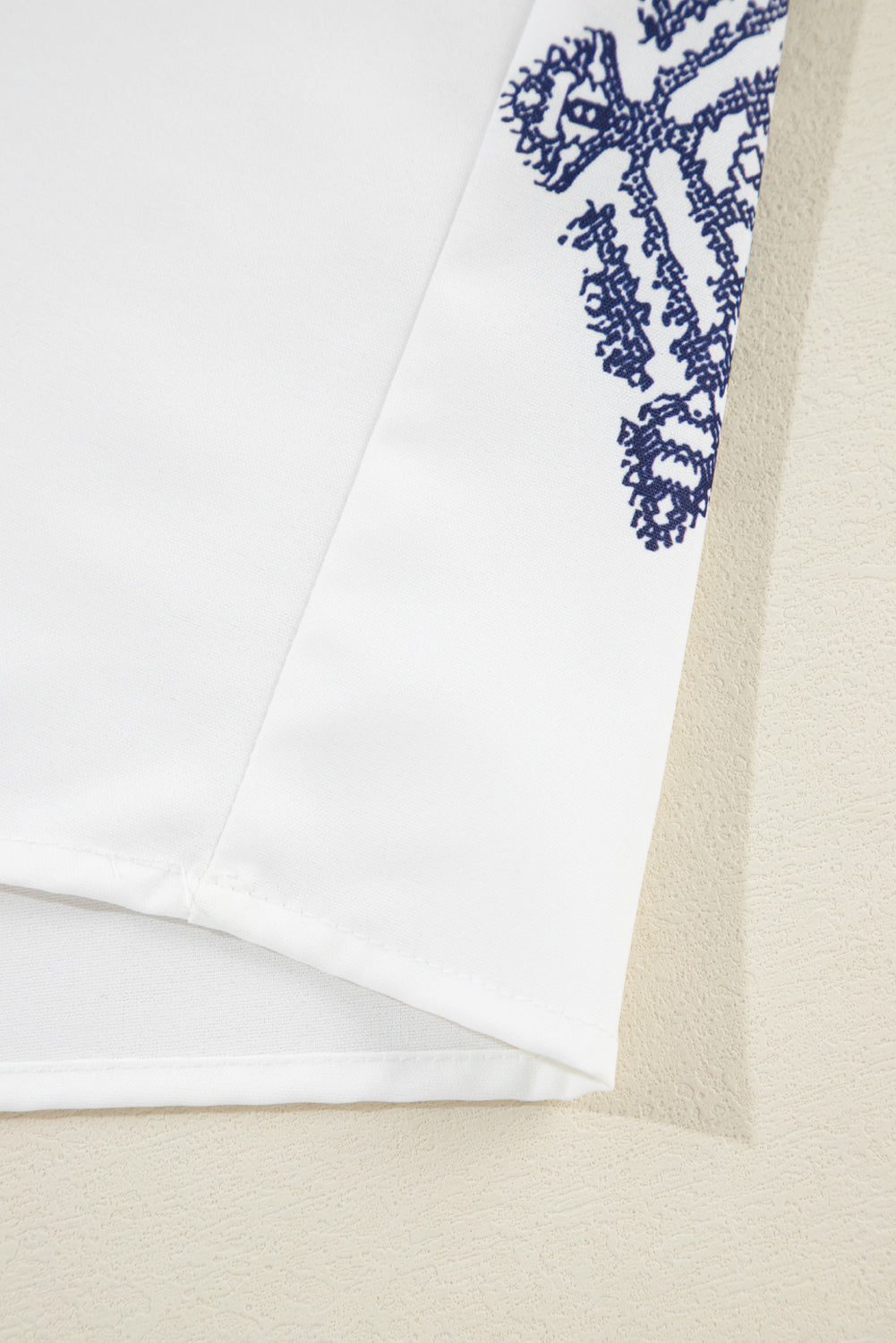 Blouse blanche à col -A WOMAN WE LOVE