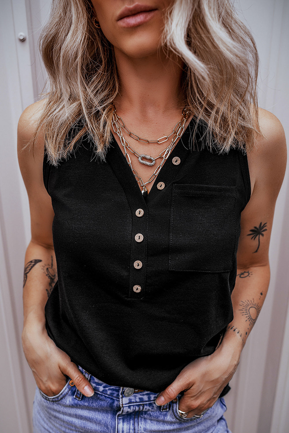 Débardeur noir à demi-bouton *-A WOMAN WE LOVE