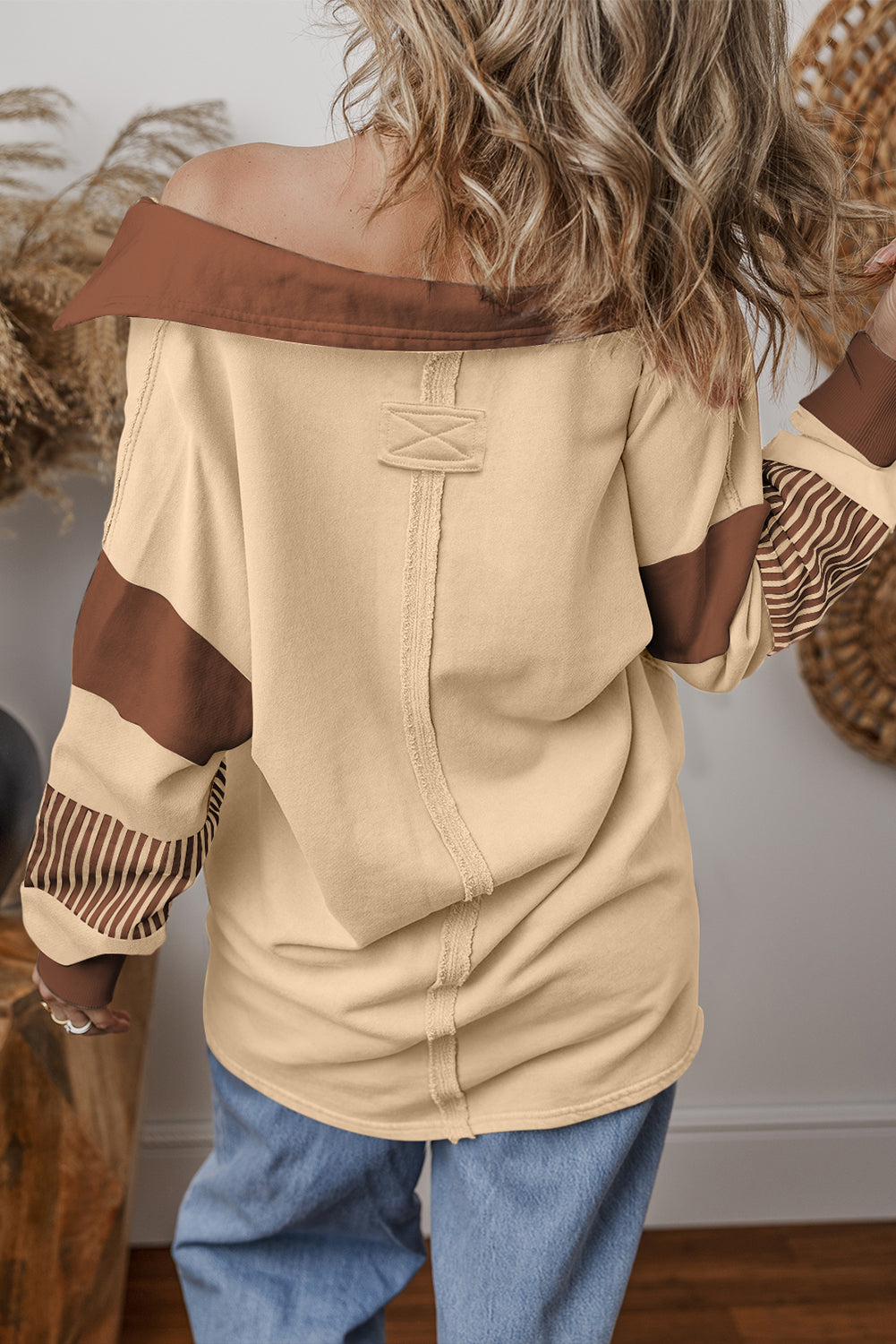 Sweat-shirt à col patchwork rayé beige français clair