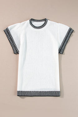 White knitted knitted with bat handles and round neck with contrasting border