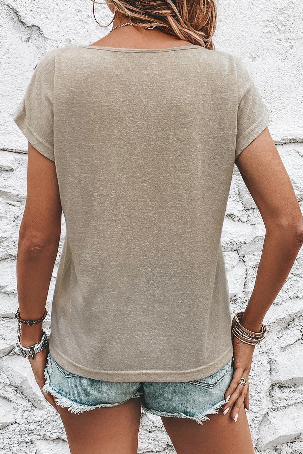 Rauchgrau -Knopf Detail Batwing -Hülle Casual Tee T -Shirt