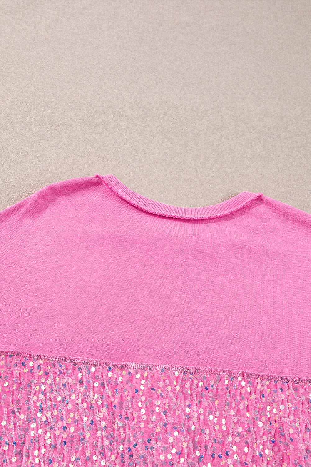 Sudadera Henley con dobladillo alto y bajo en mosaicos de lentejuelas de dulces