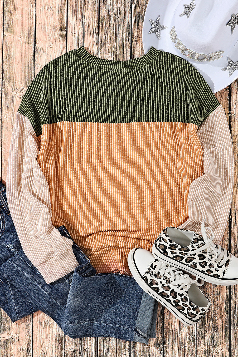 Highly ribbed with long sleeves *