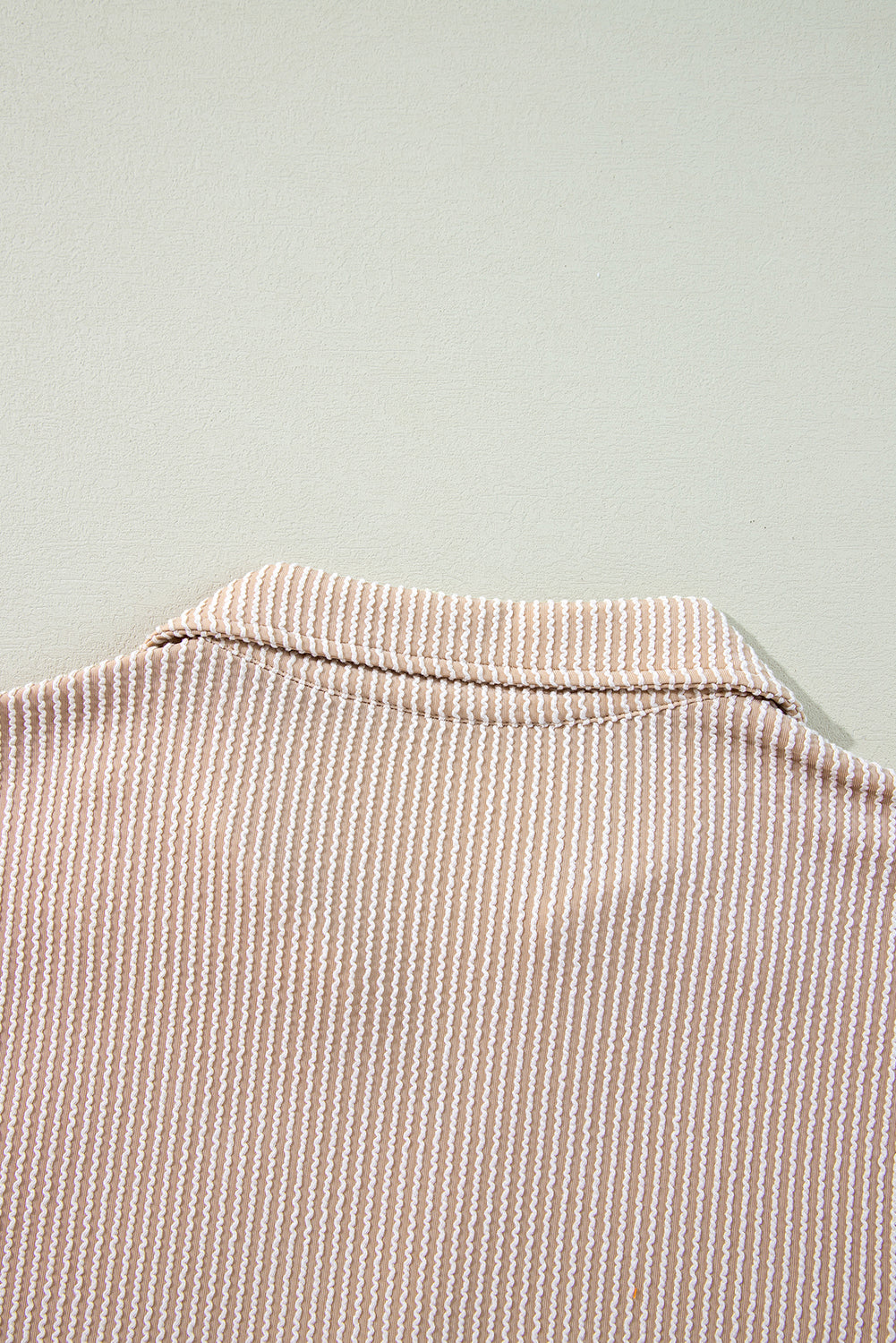 Chemisier babydoll à col en V et manches bulles en parchemin-A WOMAN WE LOVE