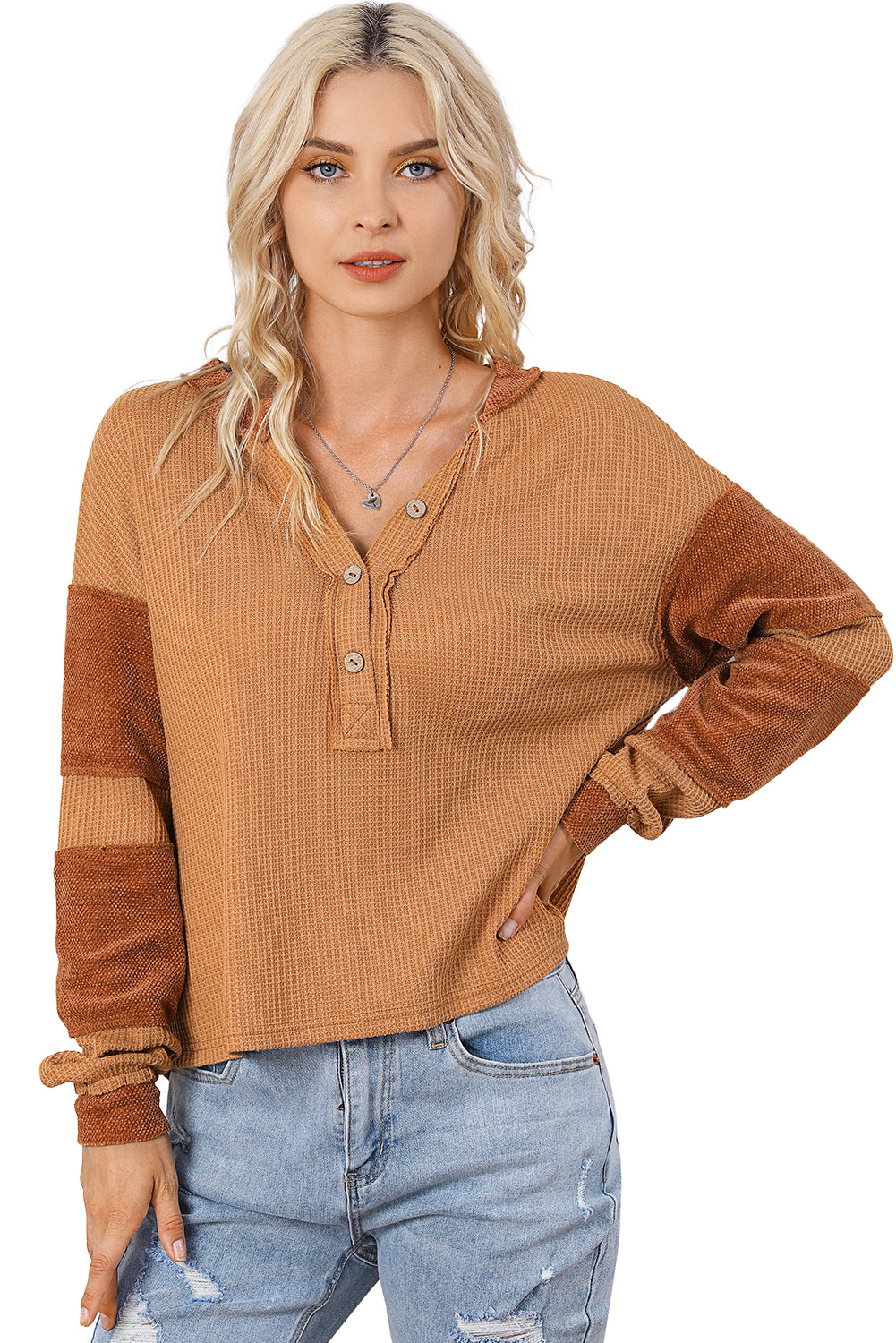 Orangekontrastgeflickter exponierter Naht Waffel Strick Henley Top