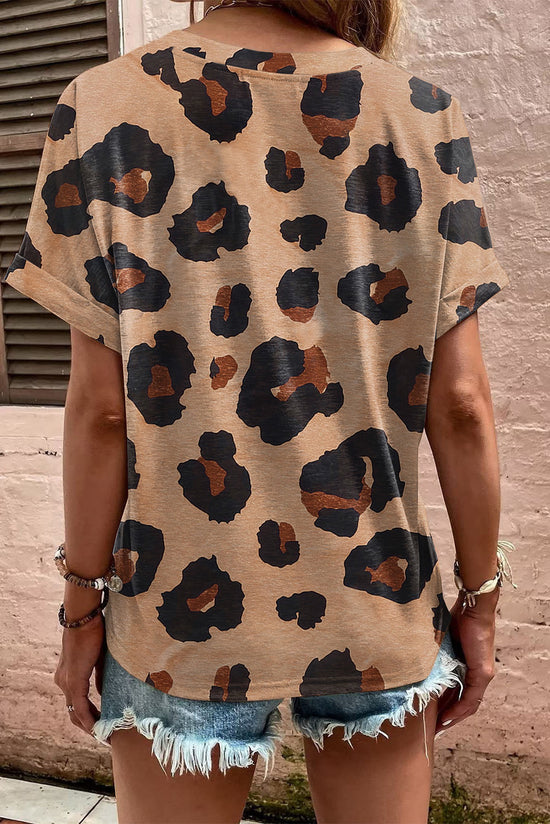 Camiseta en cuello en V abotonado con manga corta de leopardo plegado beige francés