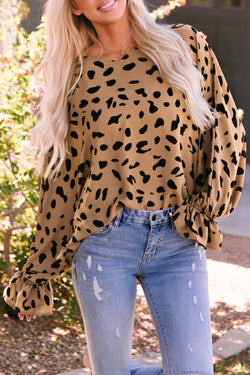 Blouse Large V -neck leopard and ruffle cuffs