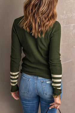 Pull en tricot uni à manches rayées vert