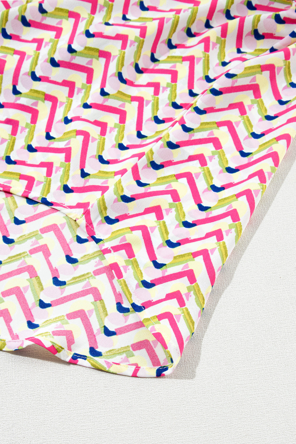 Blouse multicolore à volants-A WOMAN WE LOVE