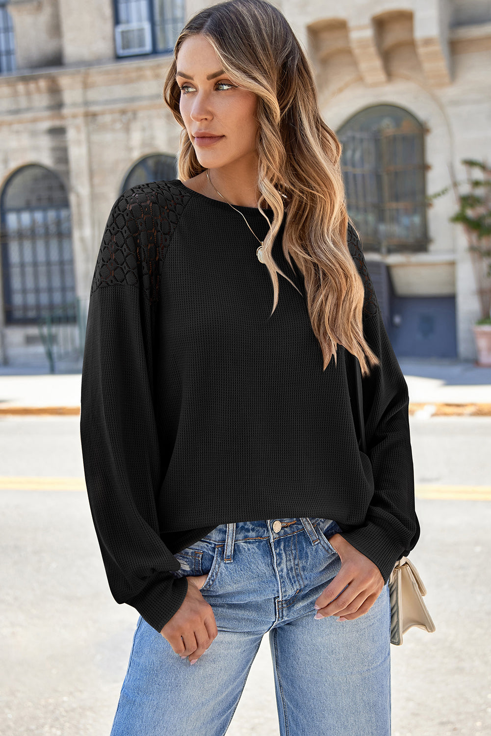 Pull texturé à manches longues en dentelle noire