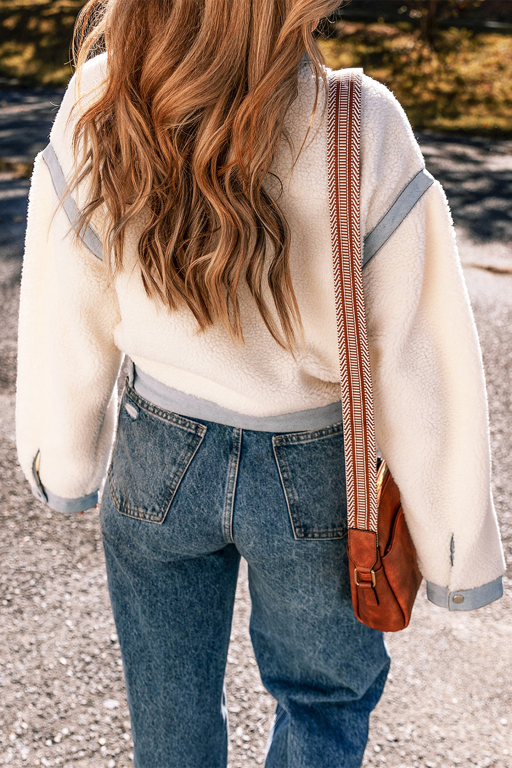 Veste Sherpa boutonnée à bordure contrastée blanche