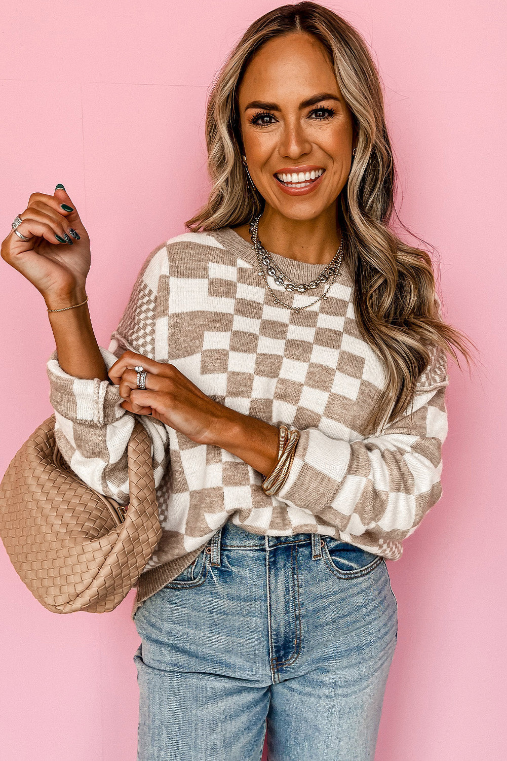 Khaki sweater with round neck and drooping shoulders printed checkered