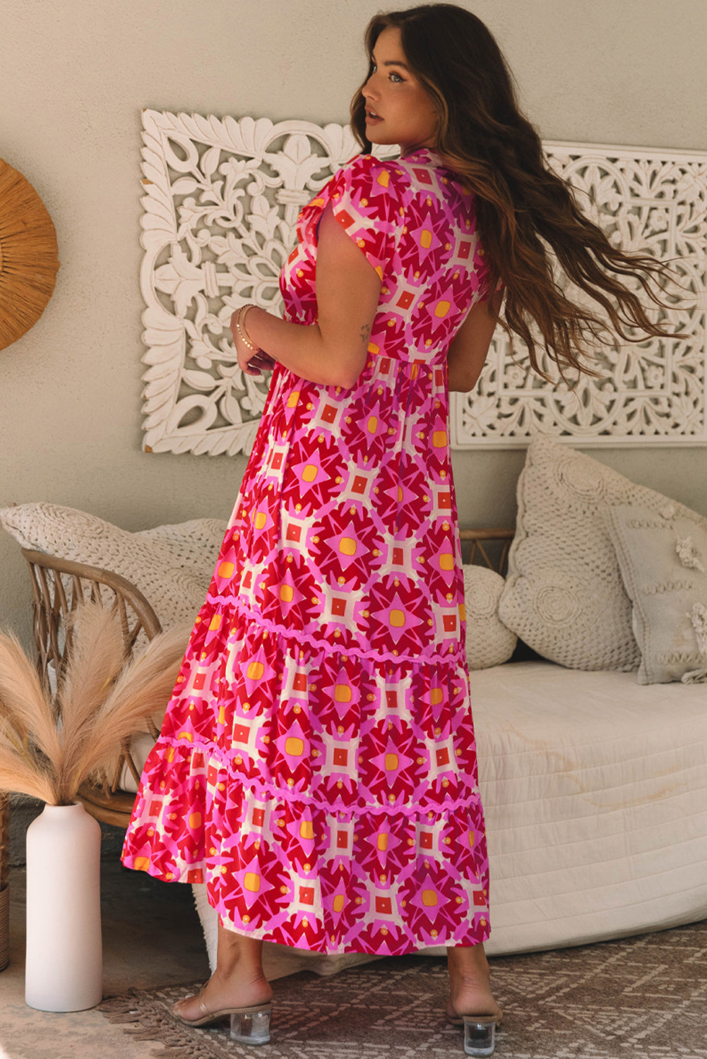 Long dress with V -neck and printed *