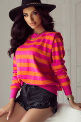 Collar redondo con hombros y rayas rosadas